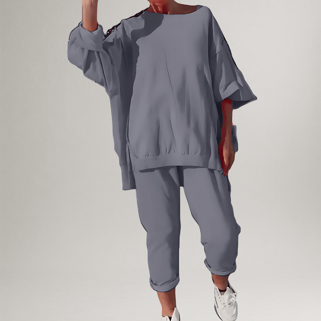 Gianna – Women’s Two-Piece Relaxed Loungewear Set