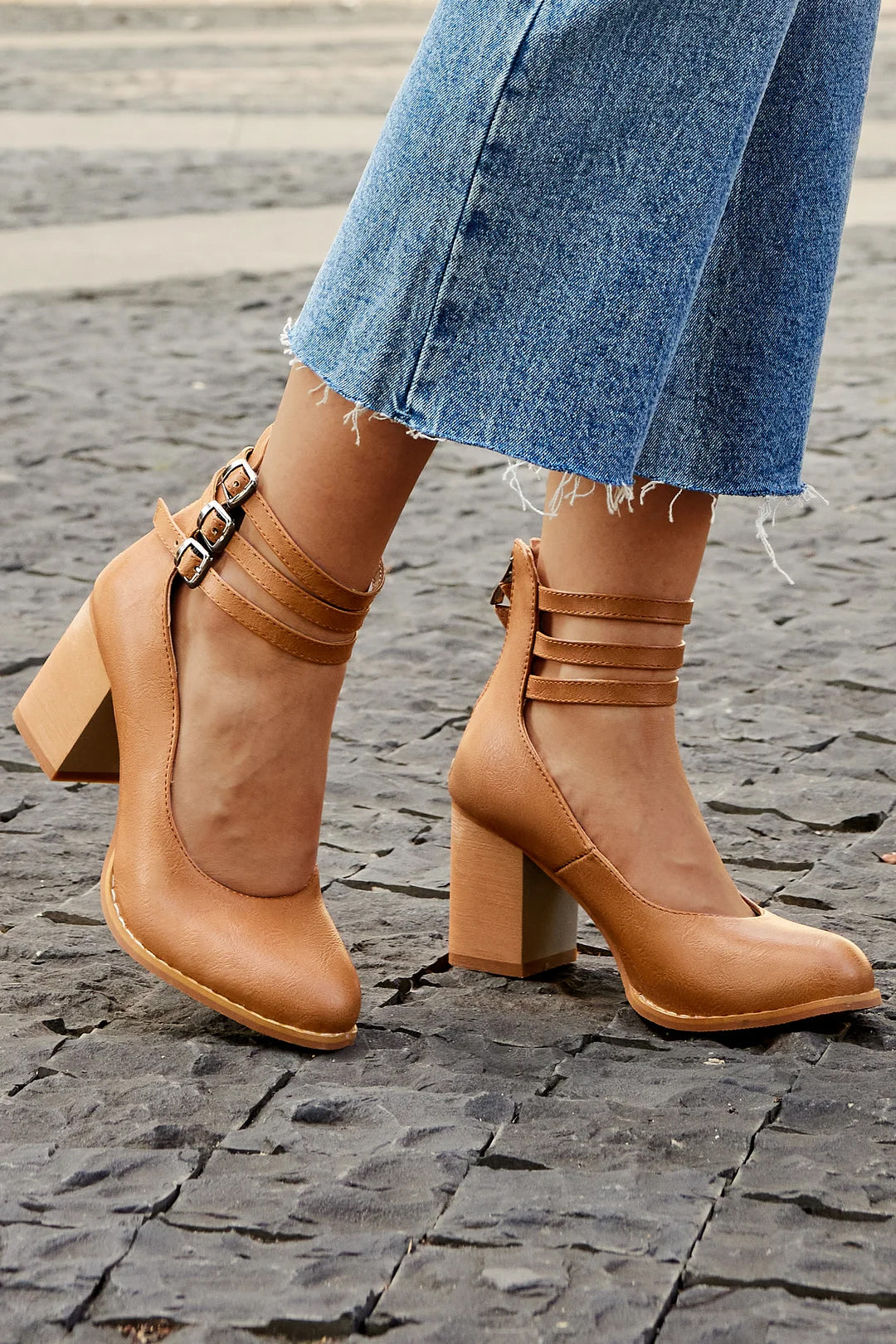 Casilda - Smooth Sandals with Ankle Strap and Thick Sole
