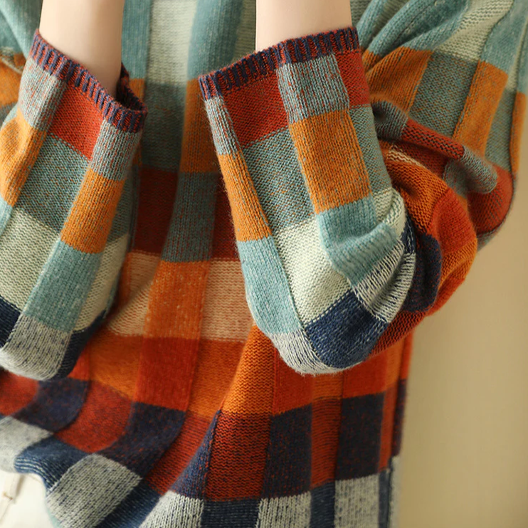 Isla  - Cozy Retro Sweater