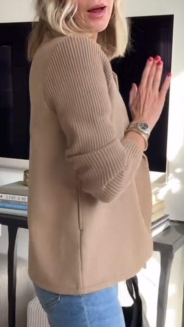 Aria - Women’s Double-Breasted Knit Blazer